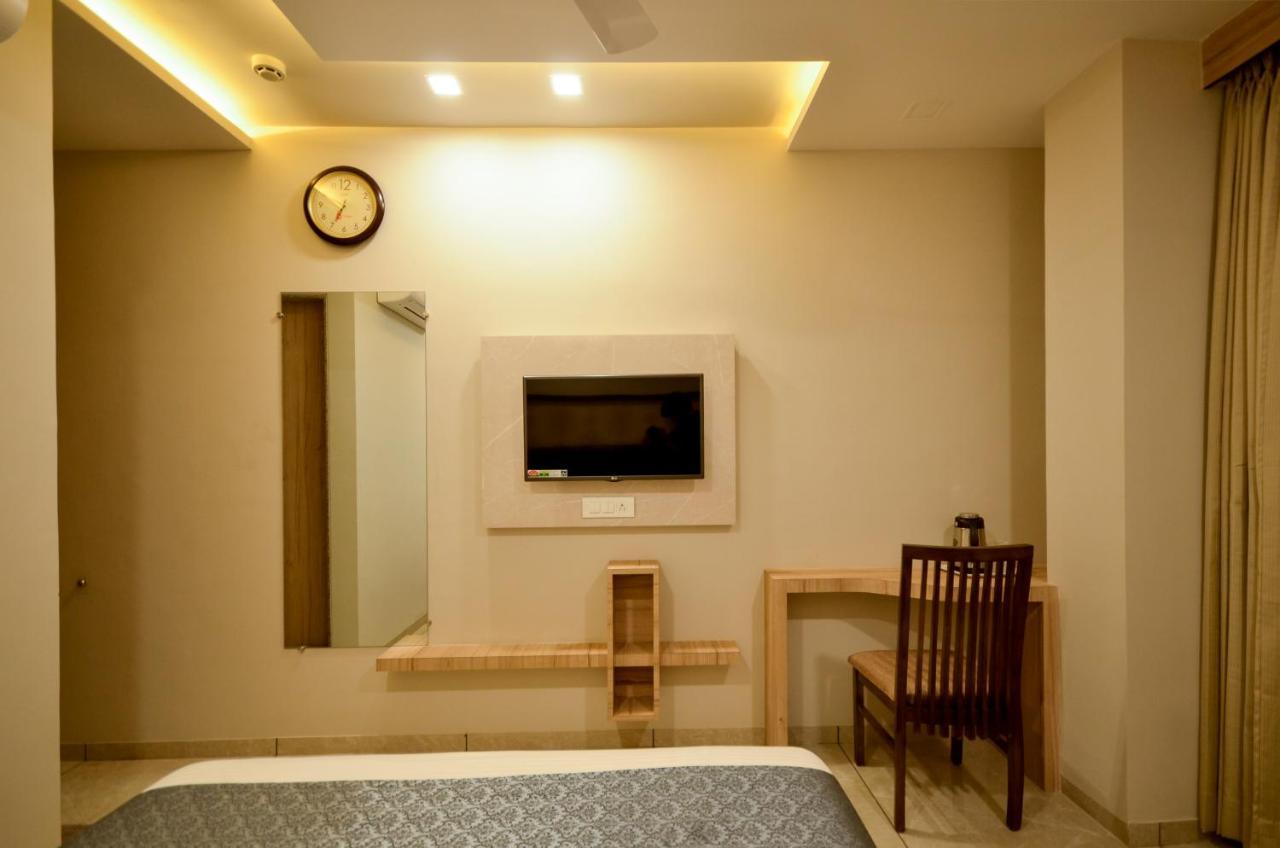 Hotel Repose Ahmedabad Exterior foto