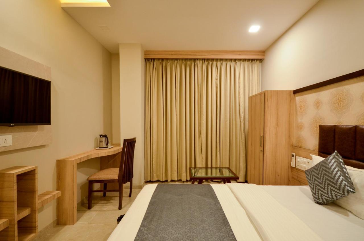Hotel Repose Ahmedabad Exterior foto