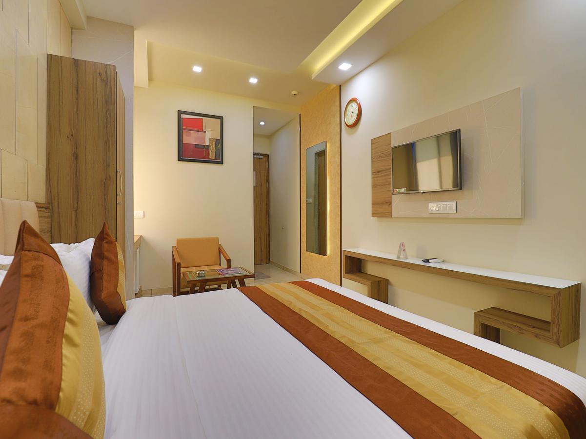 Hotel Repose Ahmedabad Exterior foto