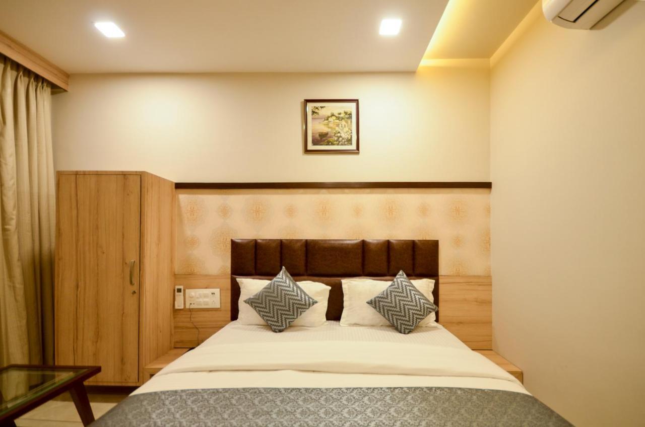 Hotel Repose Ahmedabad Exterior foto