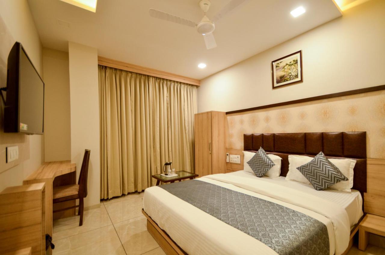Hotel Repose Ahmedabad Exterior foto