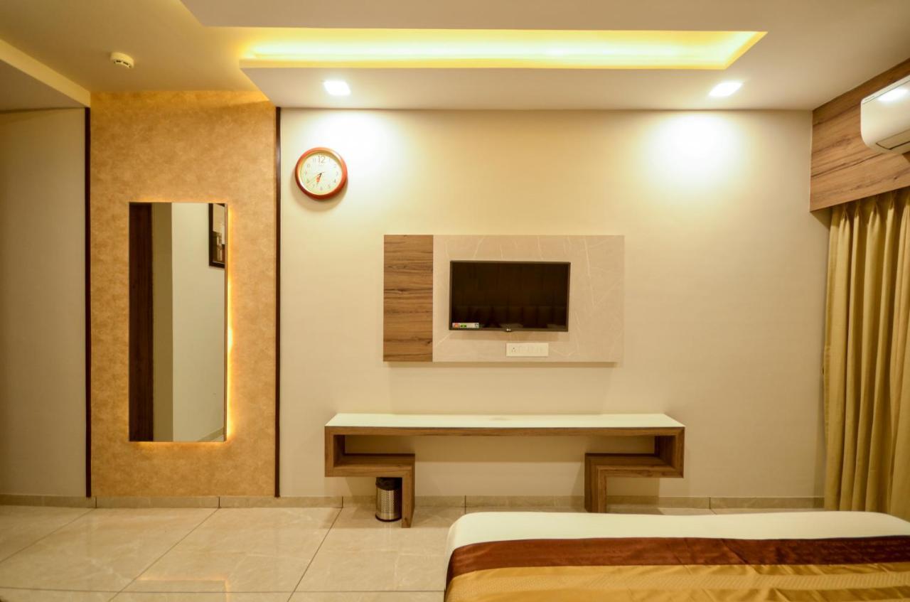 Hotel Repose Ahmedabad Exterior foto